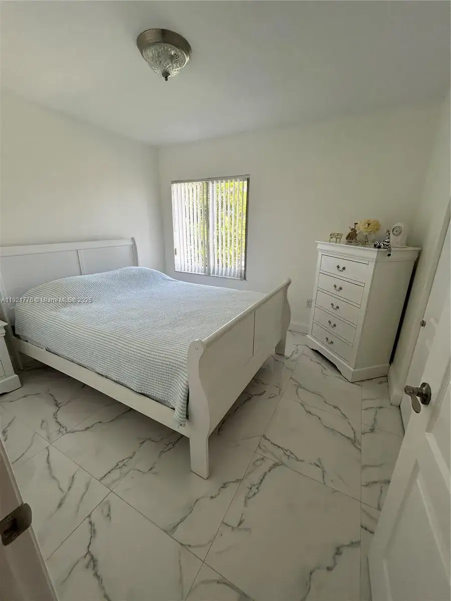 1 bedroom 1 bath Residential Lease for rent at 16620 SW 101st Ter # 01, Miami FL 33196