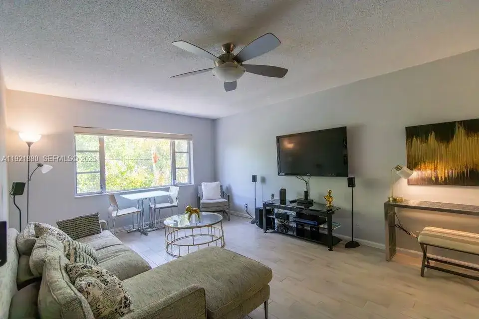 2 bedroom 2 bath Residential Lease for rent at 5840 NE 22nd Way # 728, Fort Lauderdale FL 33308