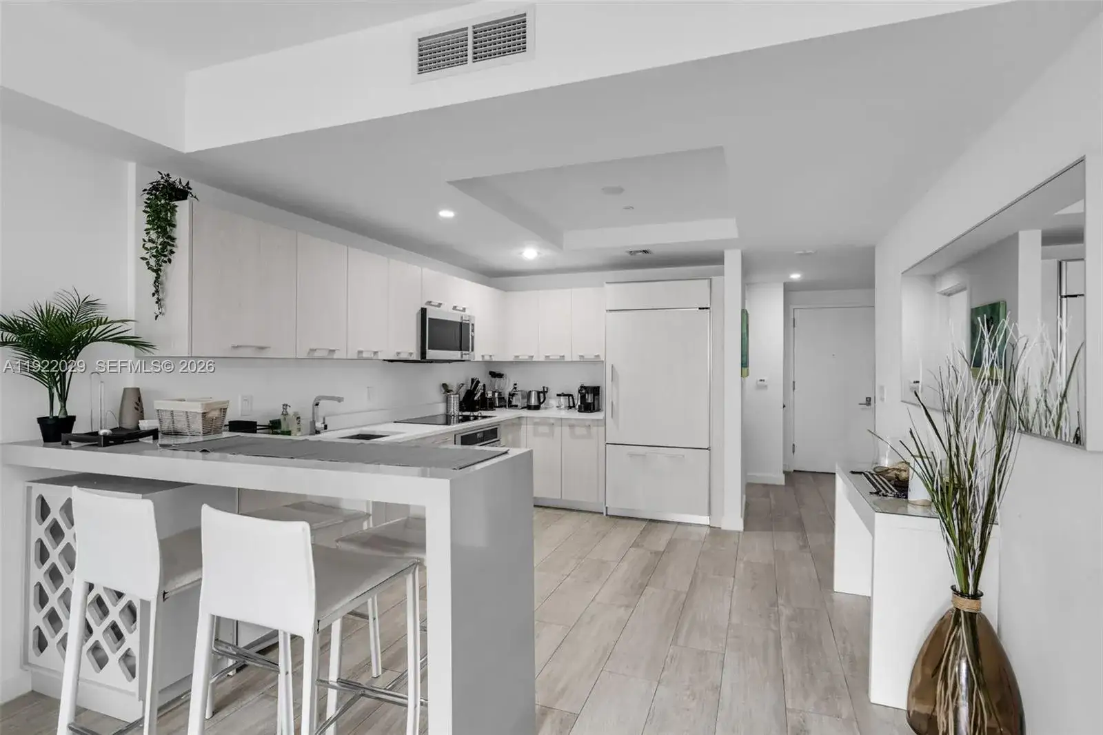 1 bedroom 2 bath Residential for sale at 55 SW 9th St # 1705, Miami FL 33130