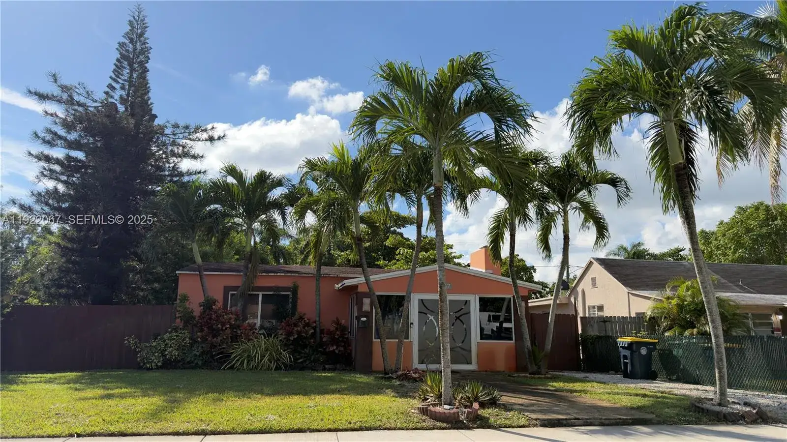 2 bedroom 1 bath Residential for sale at 37 SW 11th St, Dania Beach FL 33004
