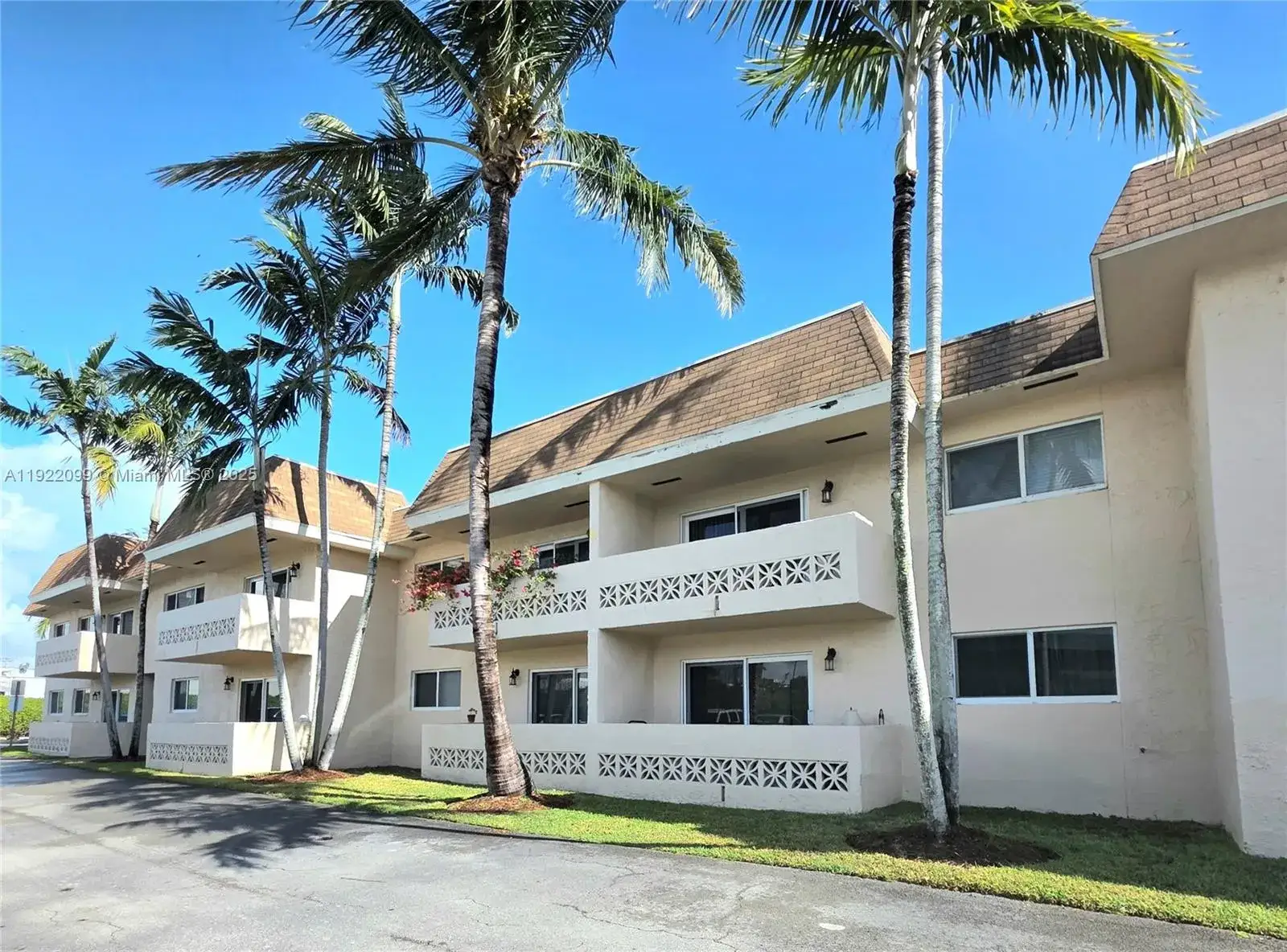 1 bedroom 1 bath Residential Lease for rent at 14500 SW 88th Ave # 255, Palmetto Bay FL 33176