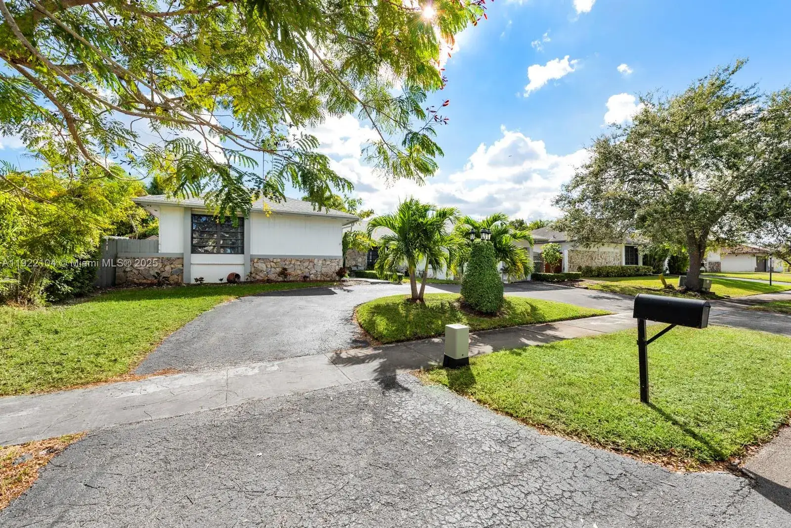 4 bedroom 3 bath Residential for sale at 11724 SW 95th St, Miami FL 33186