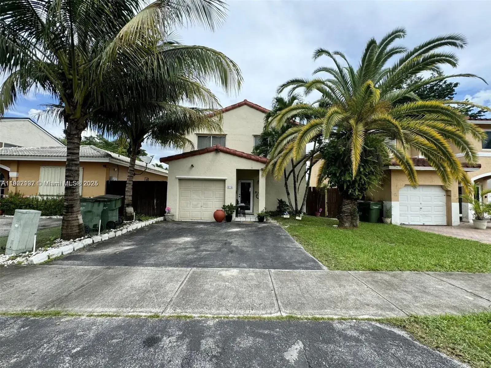 3 bedroom 2 bath Residential Lease for rent at 915 SE 13th Rd, Homestead FL 33035