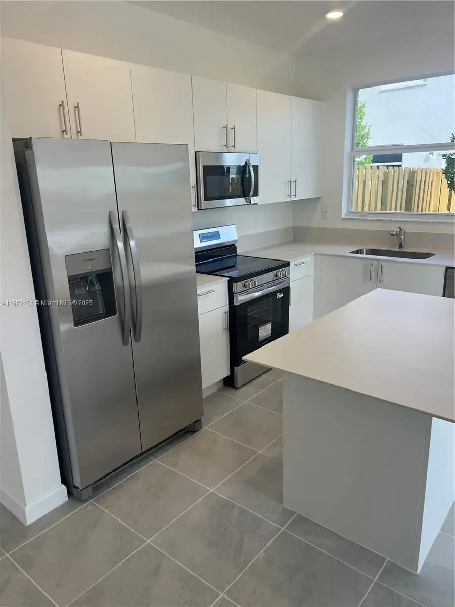 3 bedroom 3 bath Residential for sale at 2630 SE 27th Ct, Homestead FL 33035