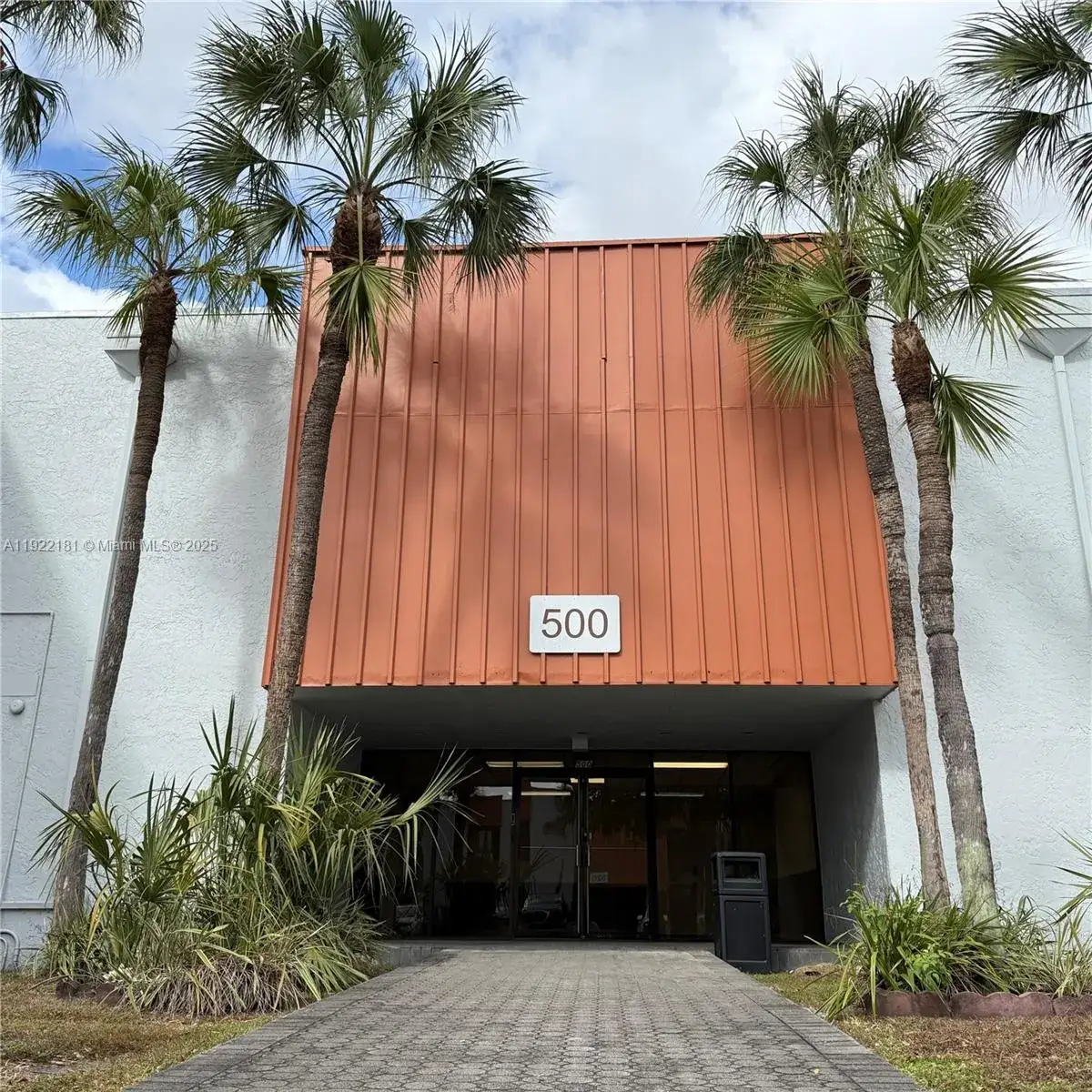 Commercial Sale for sale at 500 NW 165th St Rd # 108, Miami FL 33169