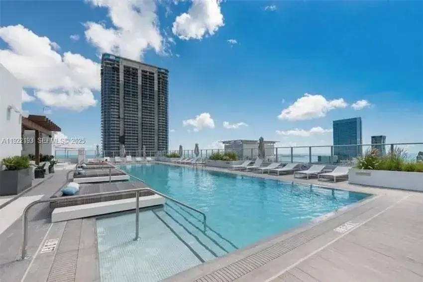1 bedroom 1 bath Residential for sale at 1010 SW 2nd Ave # 1810, Miami FL 33130