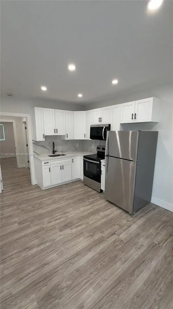 1 bedroom 1 bath Residential Lease for rent at 935 Jefferson Ave # 10, Miami Beach FL 33139