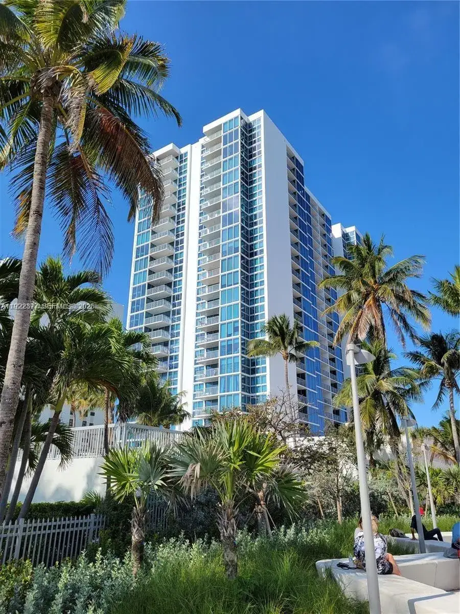 1 bedroom 1 bath Residential for sale at 2655 Collins Ave # 603, Miami Beach FL 33140