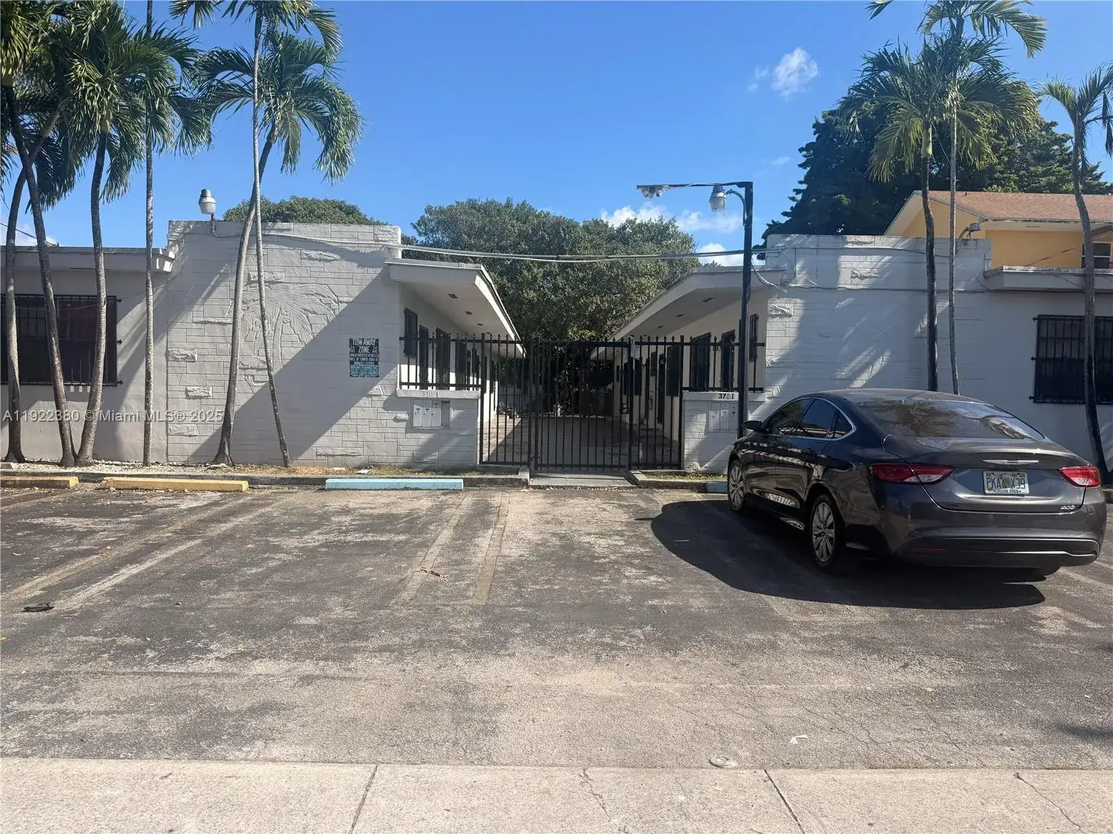 1 bedroom 1 bath Residential Lease for rent at 3701 NW 24th Ave # 4, Miami FL 33142