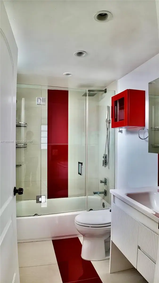 3 bedroom 2 bath Residential Lease for rent at 325 NW 72nd Ave # 412, Miami FL 33126