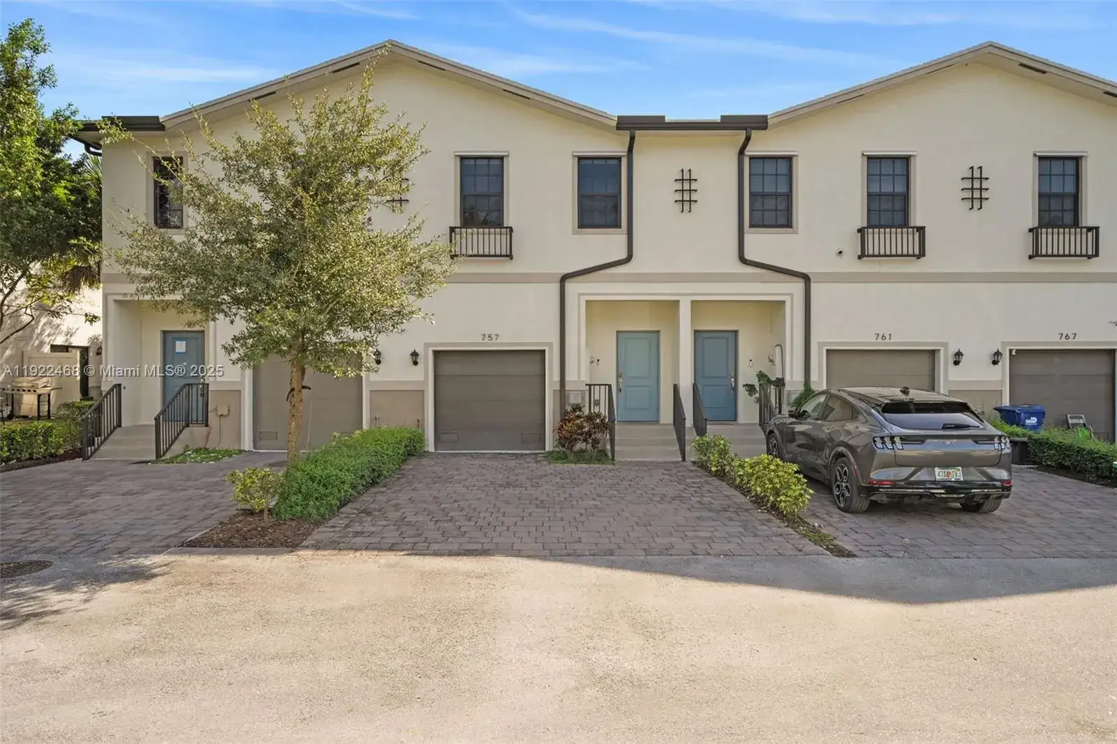 3 bedroom 2 bath Residential for sale at 757 SW 11th St, Florida City FL 33034
