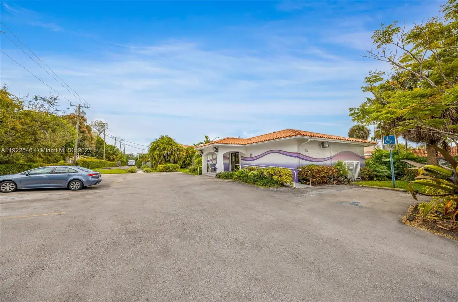 99 W 49th St, Hialeah FL 33012