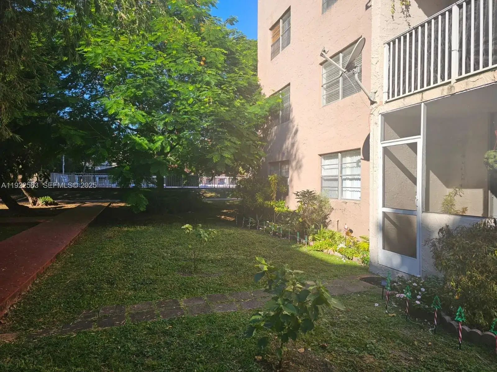 2 bedroom 2 bath Residential for sale at 8411 NW 8th St # 111, Miami FL 33126