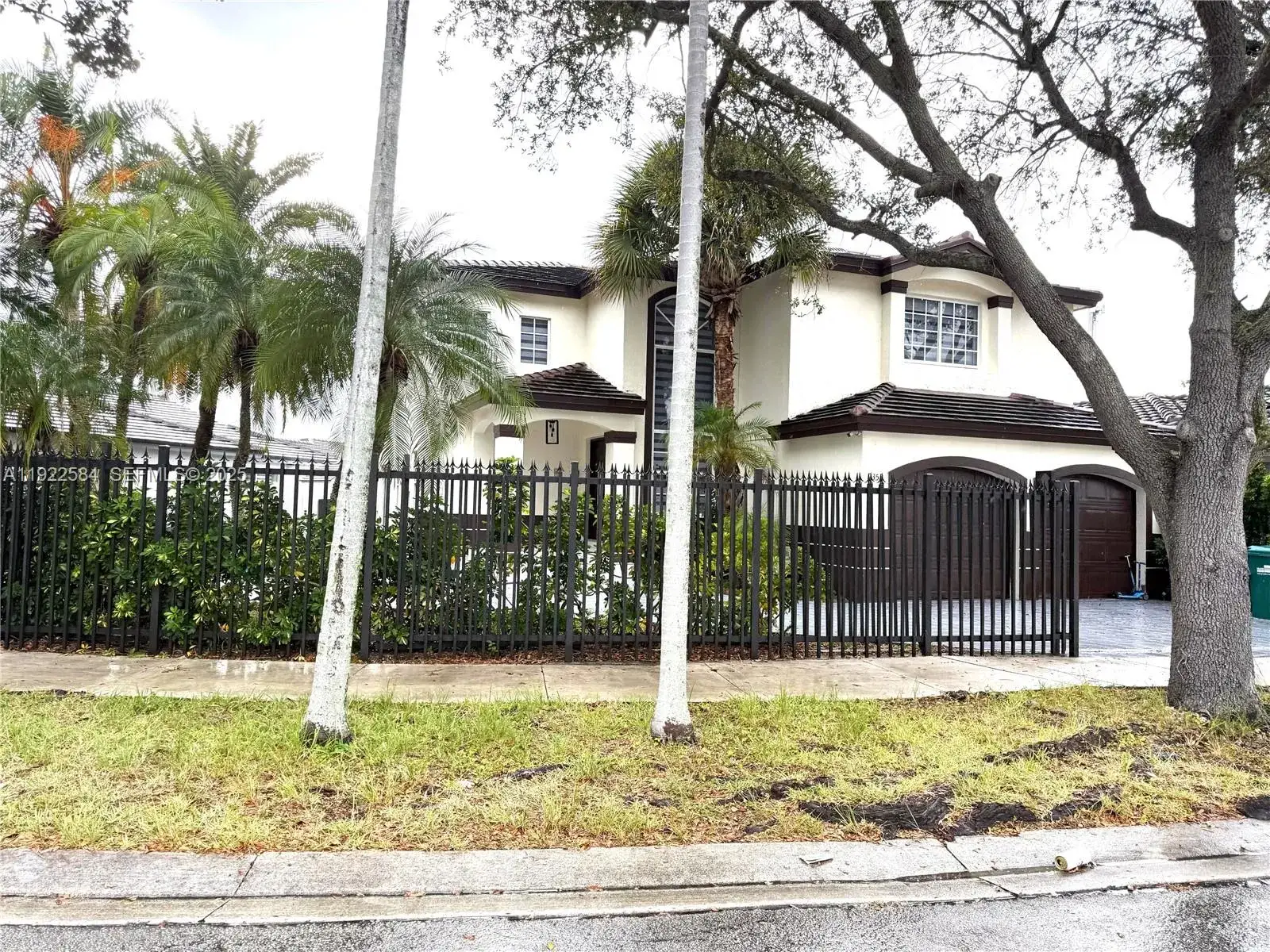 4 bedroom 2 bath Residential Lease for rent at 9352 SW 155th Ave, Miami FL 33196