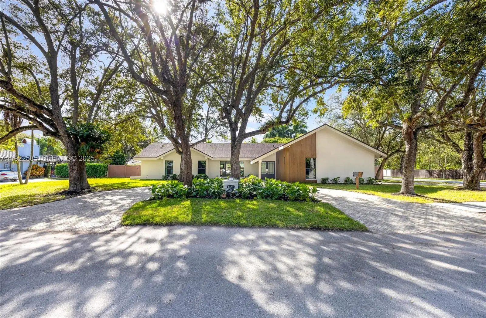 4 bedroom 3 bath Residential for sale at 8120 SW 162nd St, Palmetto Bay FL 33157
