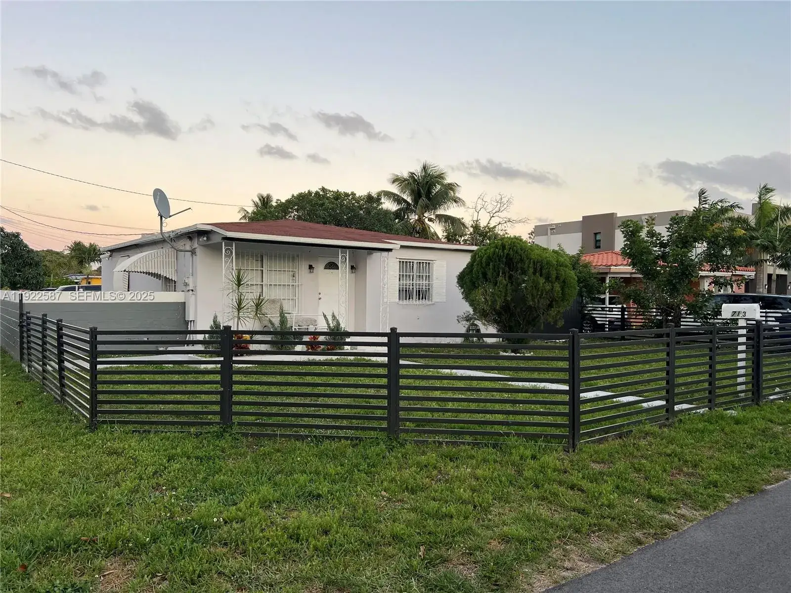 2 bedroom 2 bath Residential for sale at 713 SW 7th Ave, Hallandale Beach FL 33009