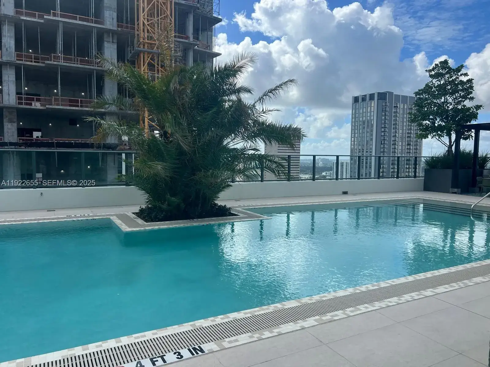 2 bedroom 2 bath Residential Lease for rent at 11 NE 6 ST # 2709, Miami FL 33132