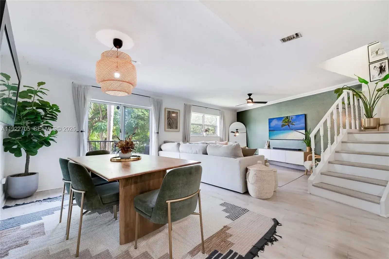 3 bedroom 2 bath Residential for sale at 8650 SW 67th Ave # 1042, Pinecrest FL 33156