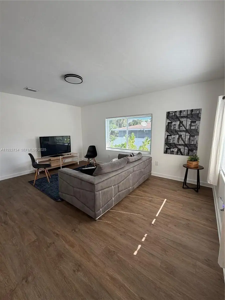 2 bedroom 1 bath Residential Lease for rent at 1215 NE 109th St # 1215, Miami FL 33161