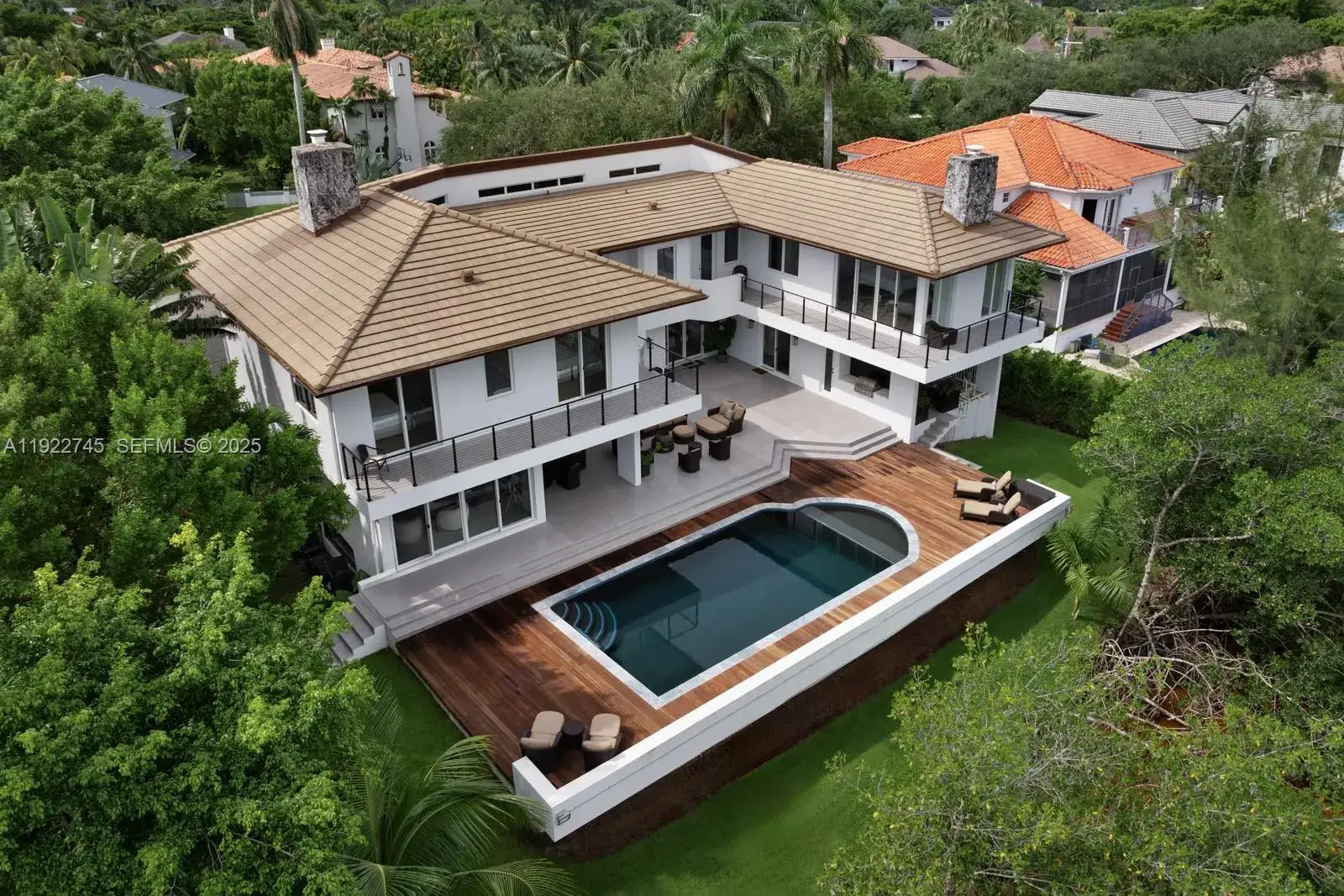 6 bedroom 5 bath Residential for sale at 325 Campana Ave, Coral Gables FL 33156