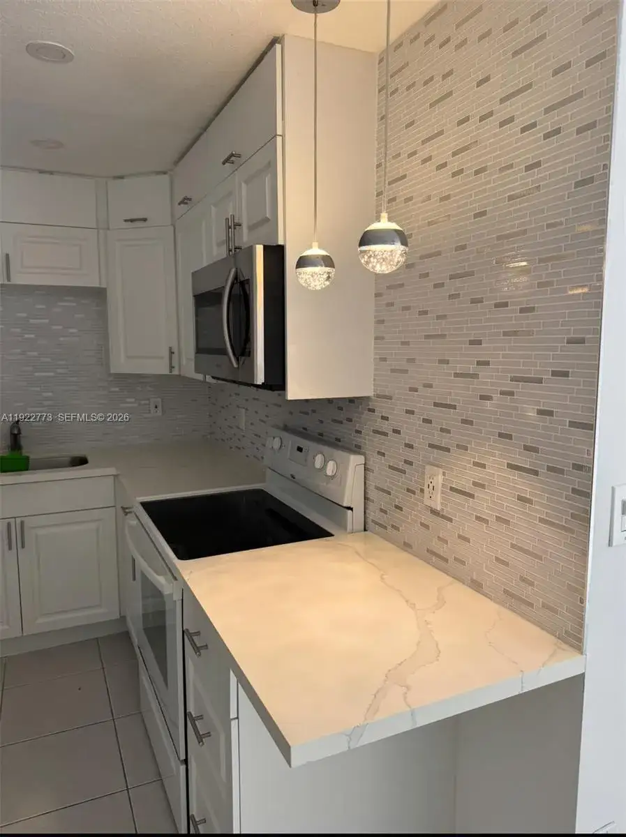 3 bedroom 2 bath Residential for sale at 14311 SW 96th St # 304, Miami FL 33186
