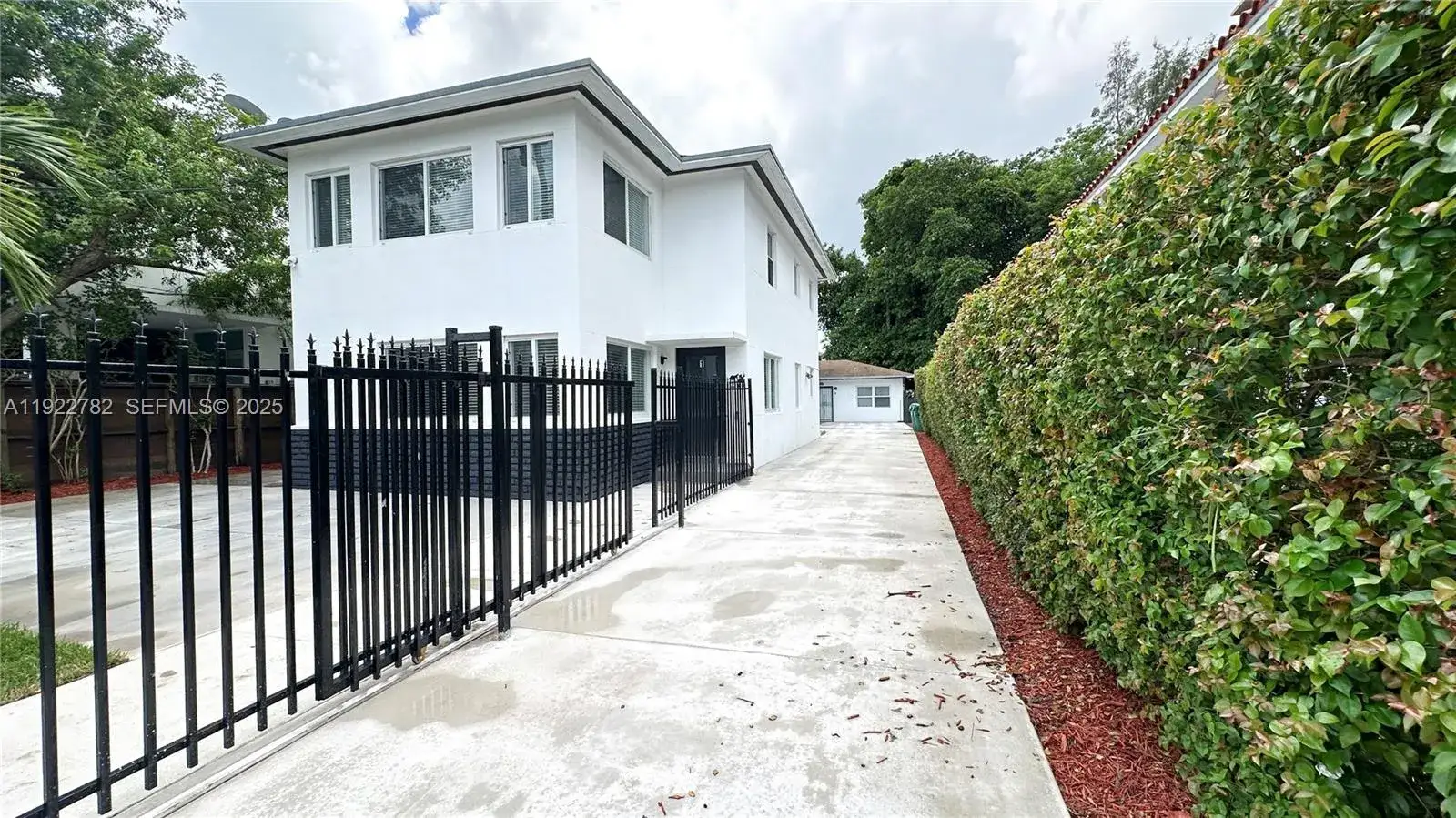 3 bedroom 1 bath Residential Lease for rent at 2240 SW 16th Ct # U, Miami FL 33145