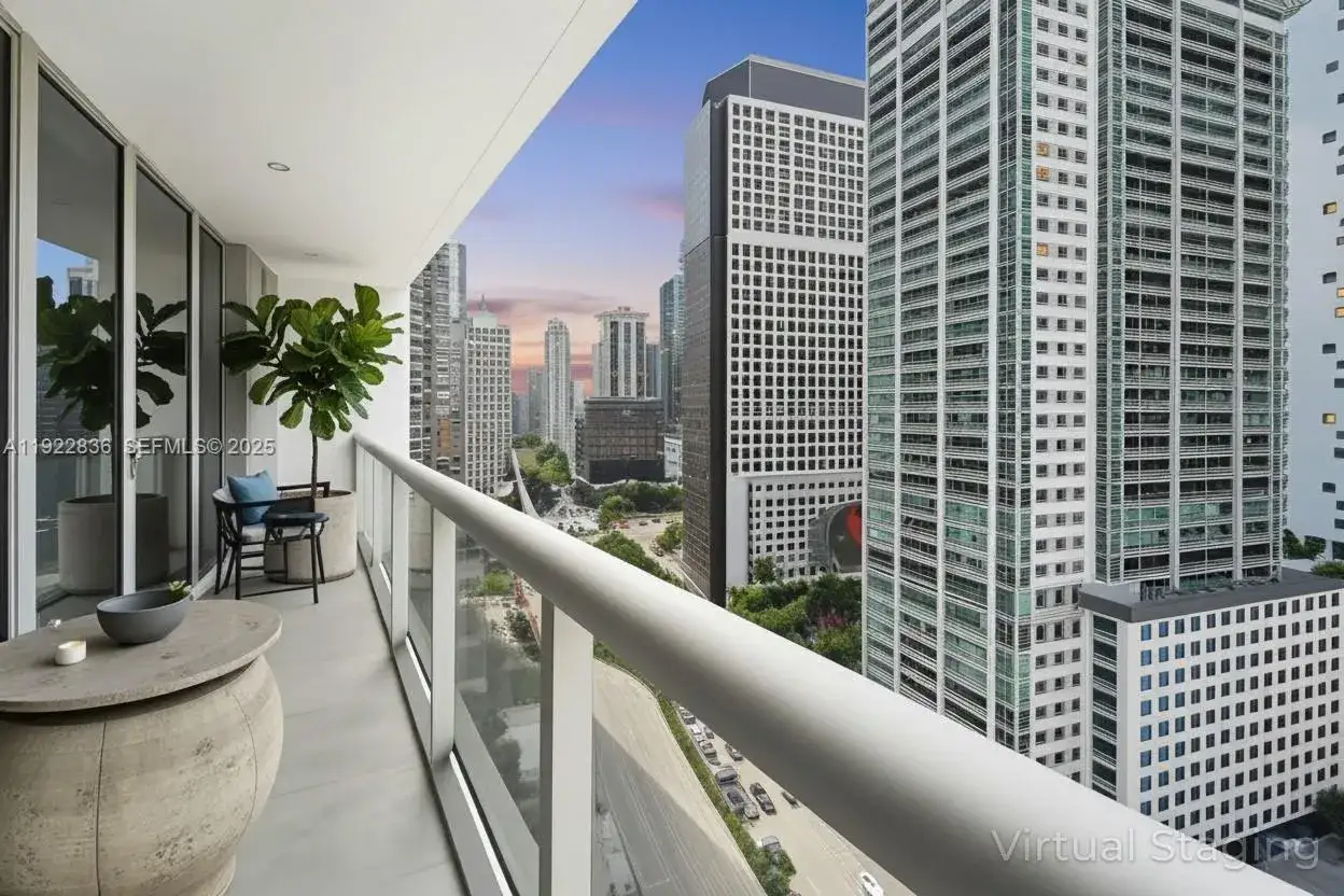 1 bedroom 1 bath Residential for sale at 485 Brickell Ave # 1907, Miami FL 33131