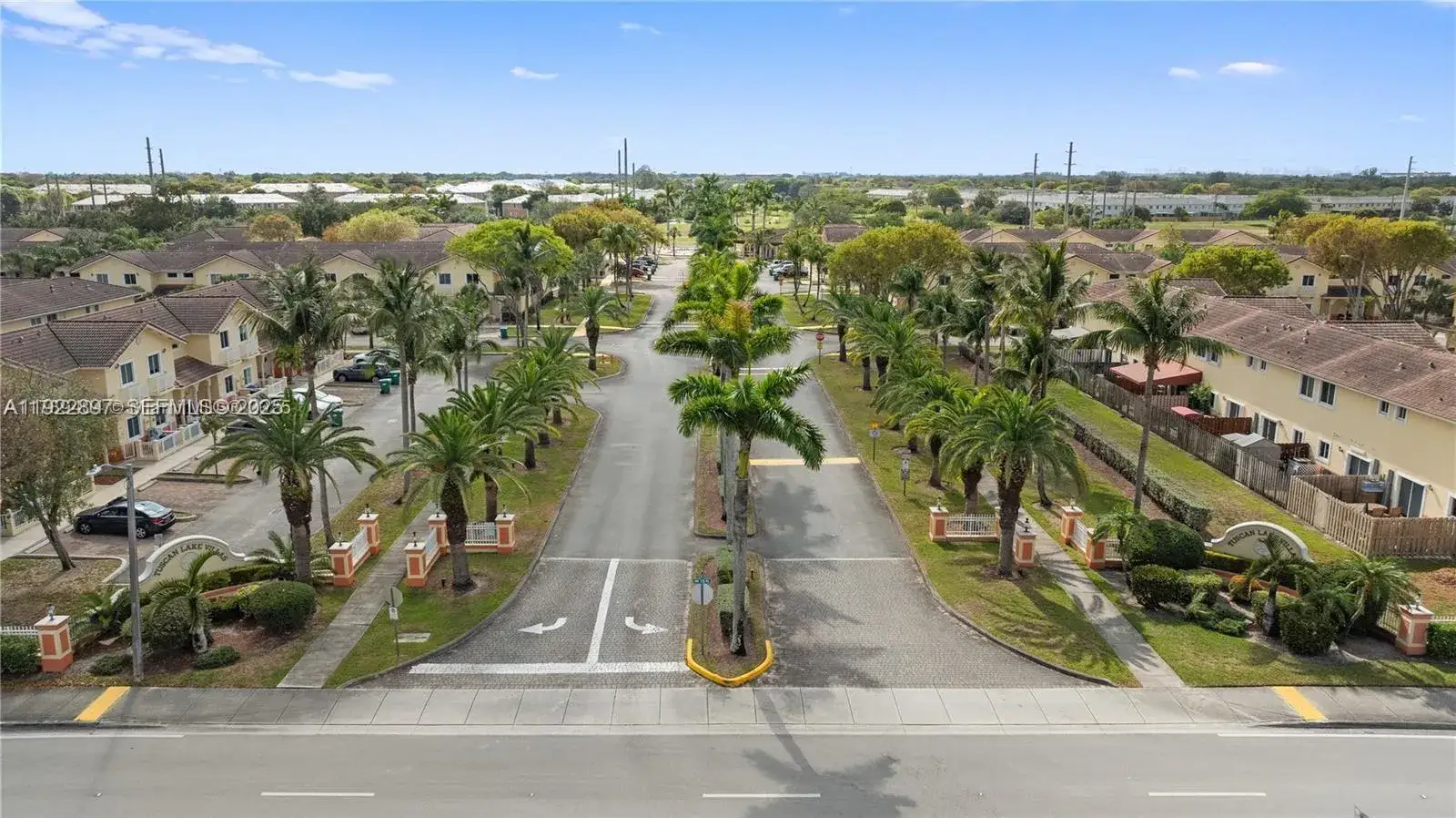 2 bedroom 2 bath Residential for sale at 17847 NW 74th Path, Hialeah FL 33015