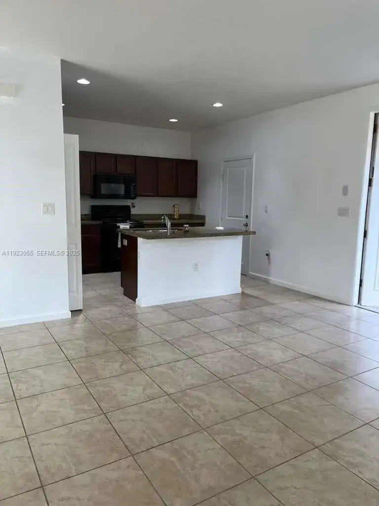 4 bedroom 2 bath Residential Lease for rent at 11665 SW 244th St # 116, Homestead FL 33032