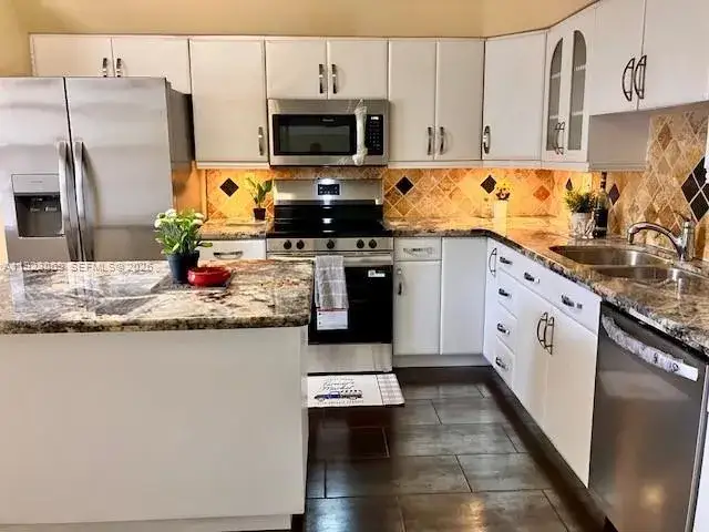 3 bedroom 2 bath Residential for sale at 3910 Inverrary Blvd # B, Lauderhill FL 33319