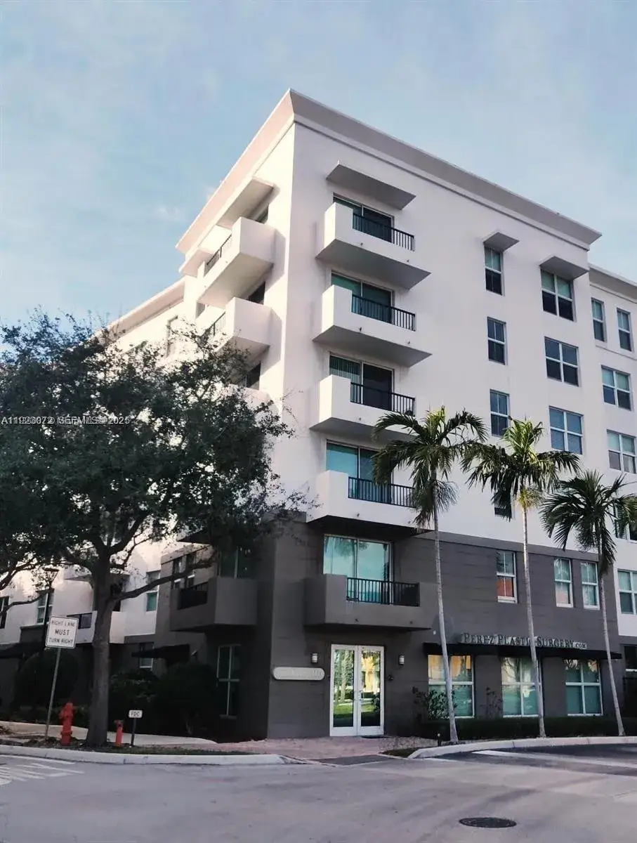 2 bedroom 2 bath Residential Lease for rent at 2421 NE 65th St # 309, Fort Lauderdale FL 33308