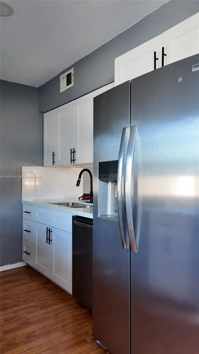 2 bedroom 2 bath Residential Lease for rent at 465 SW 86th Ave # 208, Pembroke Pines FL 33025