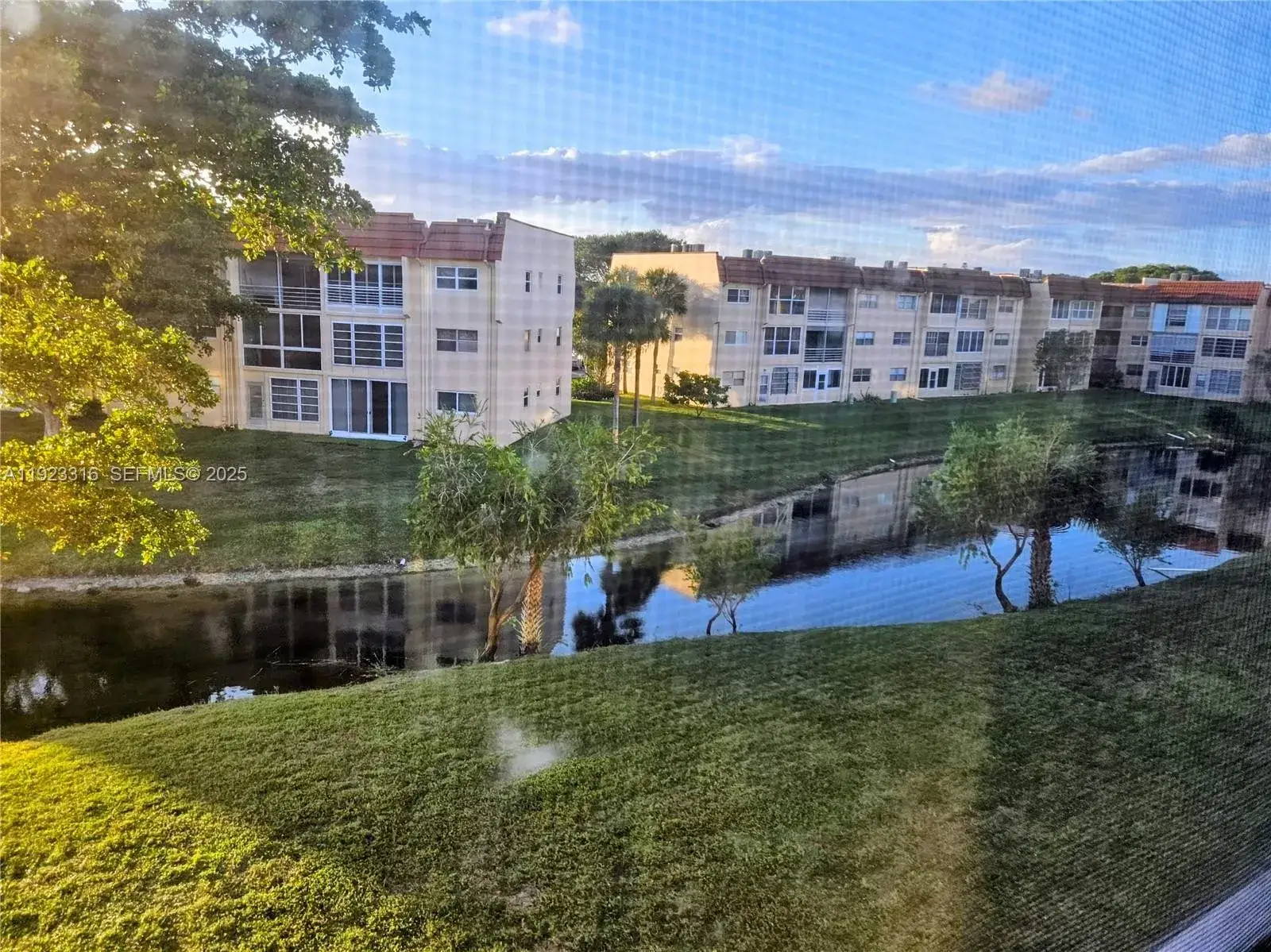 2 bedroom 2 bath Residential for sale at 2701 N Pine Island Rd # 303, Sunrise FL 33322
