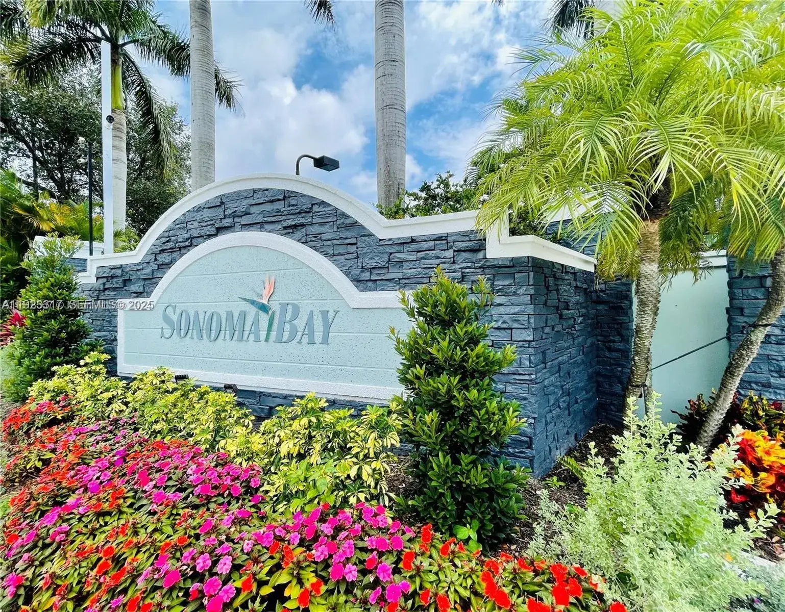 2 bedroom 2 bath Residential for sale at 1918 Alamanda Way, Riviera Beach FL 33404