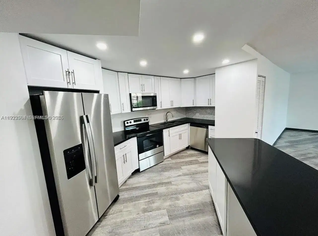 1 bedroom 1 bath Residential Lease for rent at 800 Parkview Dr # 612, Hallandale Beach FL 33009
