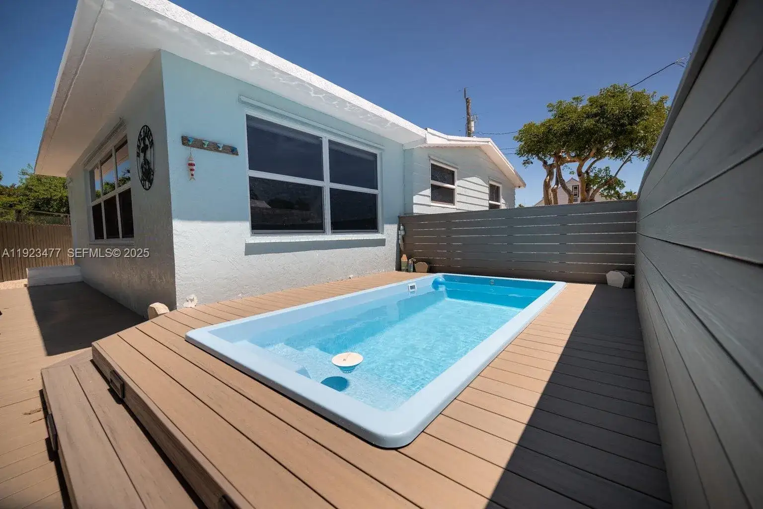 3 bedroom 2 bath Residential for sale at 212 Buttonwood Ln, Key Largo FL 33070