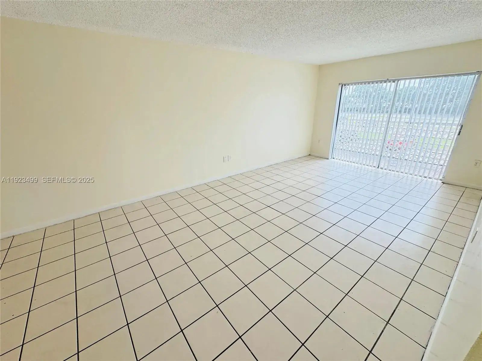 2 bedroom 2 bath Residential for sale at 3610 NW 21st St # 205, Lauderdale Lakes FL 33311