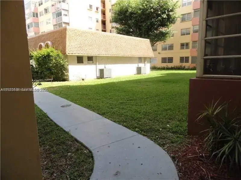 2 bedroom 2 bath Residential for sale at 16410 Miami Dr # 504, North Miami Beach FL 33162