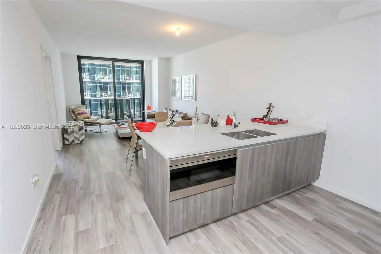 1 bedroom 2 bath Residential for sale at 801 S Miami Ave # 3108, Miami FL 33130