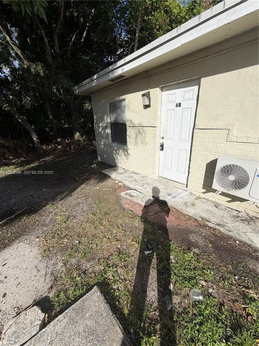 1 bath Residential Lease for rent at 2645 NW 21st Ave # 6B, Oakland Park FL 33311