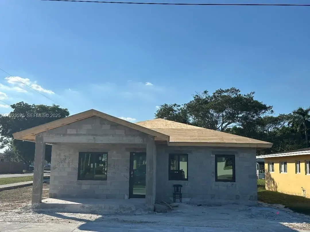 4 bedroom 2 bath Residential for sale at 580 SW 10th Ave, Homestead FL 33030