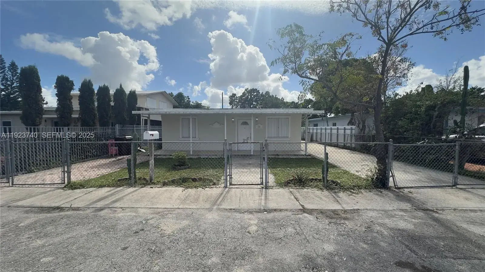 4 bedroom 2 bath Residential for sale at 580 E 47th St, Hialeah FL 33013