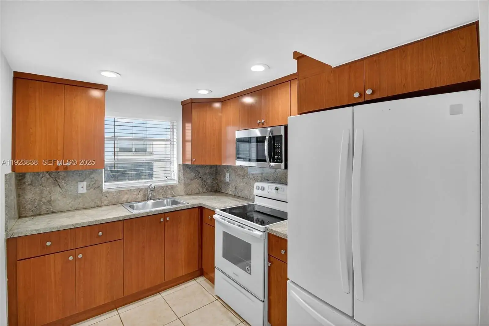 3 bedroom 2 bath Residential Lease for rent at 500 NE 26th St # 4B, Miami FL 33137