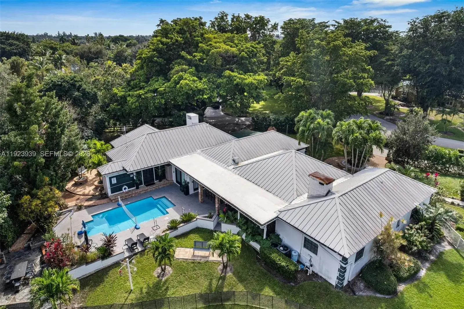 8 bedroom 4 bath Residential for sale at 11155 SW 40th St, Davie FL 33328