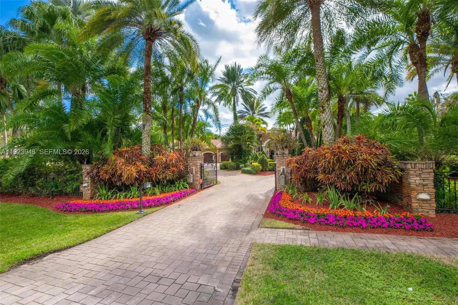 6 bedroom 6 bath Residential for sale at 16740 Berkshire Ct, Southwest Ranches FL 33331