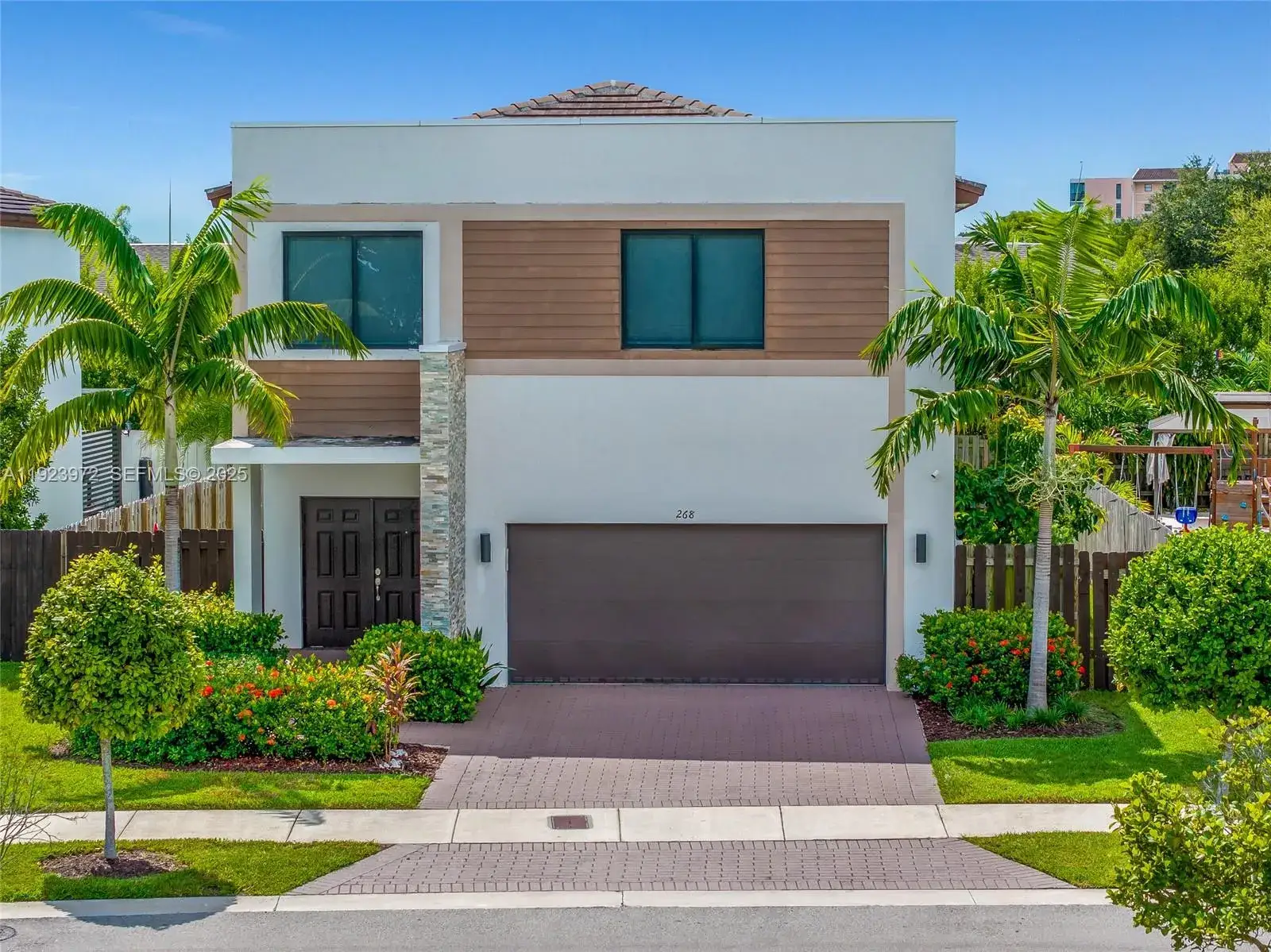 5 bedroom 4 bath Residential for sale at 268 NE 210th Way, Miami FL 33179