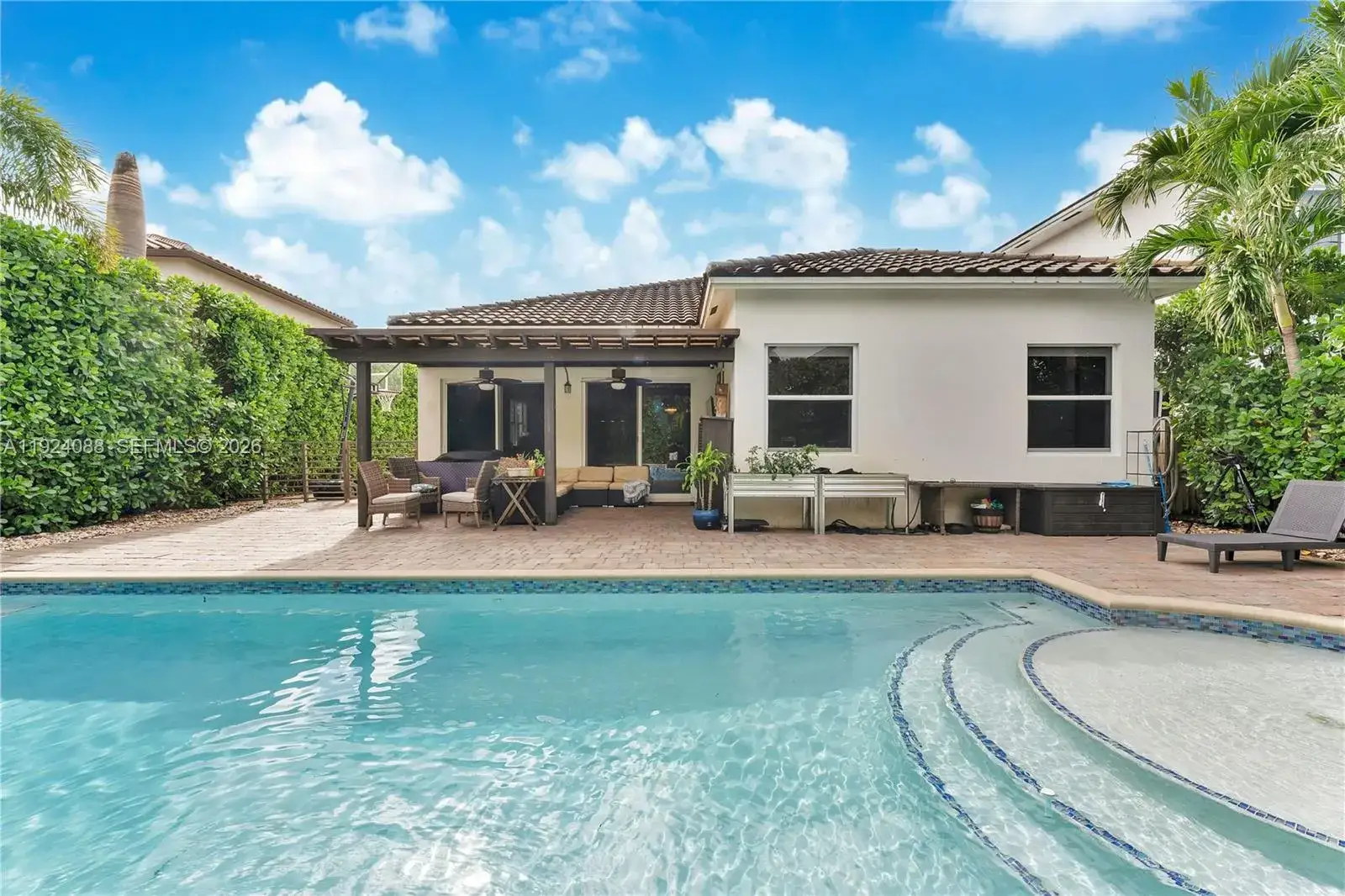3 bedroom 3 bath Residential for sale at 14929 SW 176th Ter, Miami FL 33187