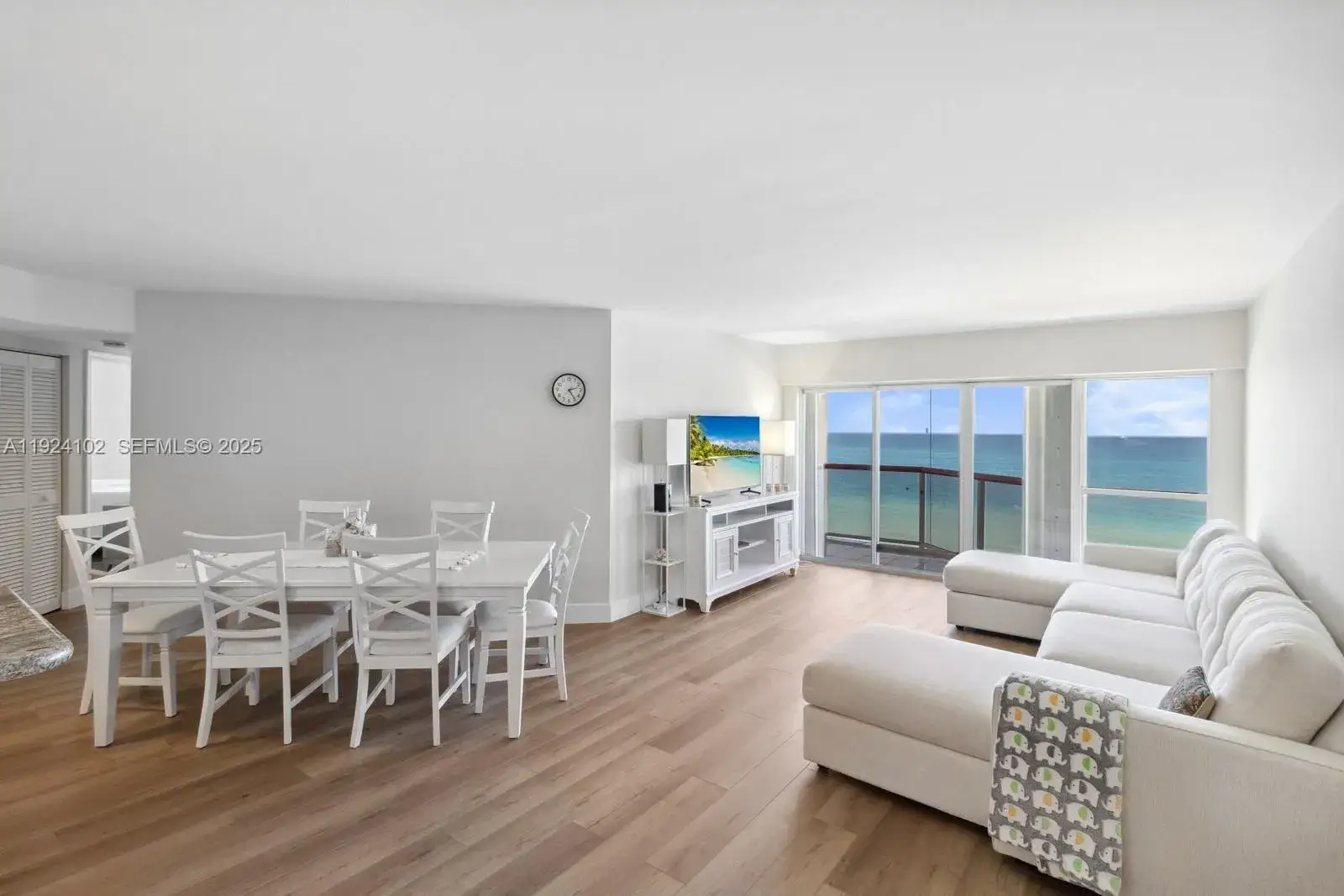 2 bedroom 2 bath Residential Lease for rent at 6767 Collins Ave # 909, Miami Beach FL 33141