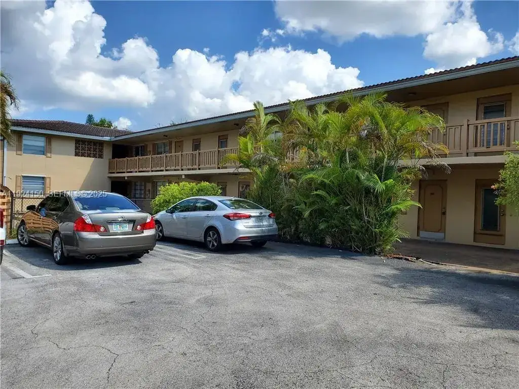 2 bedroom 2 bath Residential Lease for rent at 8704 NW 35th St # 104, Coral Springs FL 33065