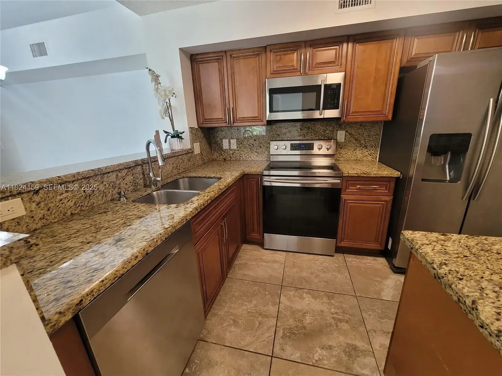 3 bedroom 2 bath Residential Lease for rent at 2133 Renaissance Blvd # 306, Miramar FL 33025